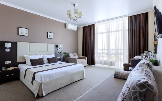 Avrora Hotel