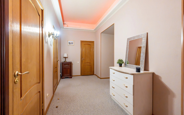 Квартира на Невском