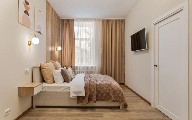 FullHouseApart dizaynerskie trekhmestnye apartamenty na vokzal'noy ploshchadi Apartments