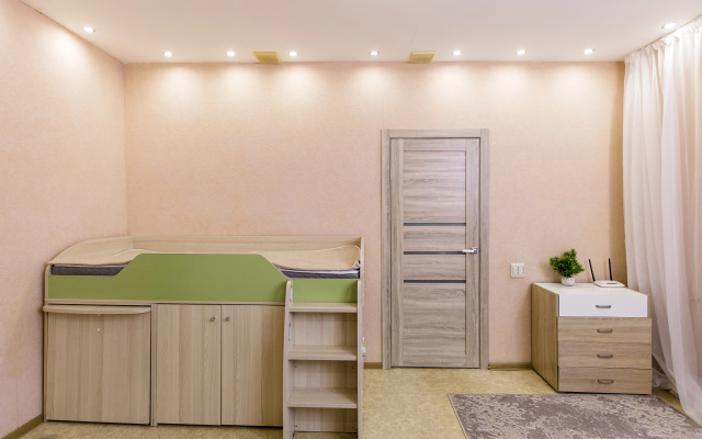 Апартаменты Отличный День рядом с ТРЦ Алмаз