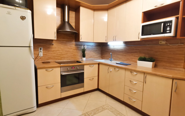 Na Verkhne Proletarskoy 35 Flat