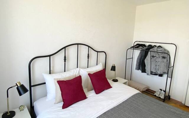 Апартаменты у Метро Светлый Мир