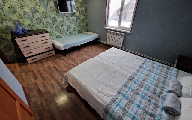 Na Ostrovskogo 1 Private house