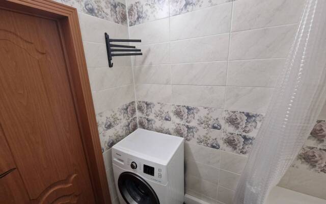U Pushkinskogo Teatra Tsentr Flat