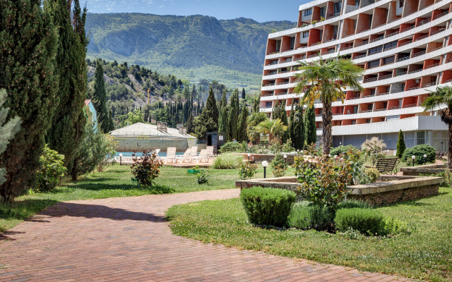 Surname Deluxe Apartments