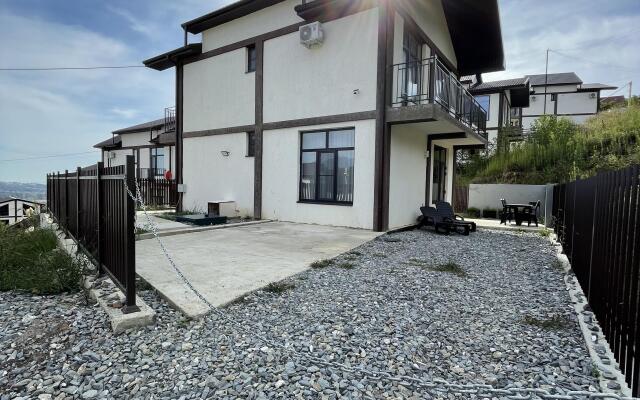 Blago House 130m2 S Barbekyu I Parkovkoy Private house