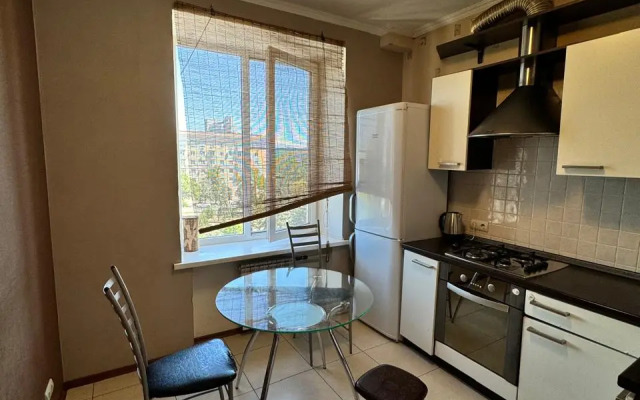 V Tsentre Bliz Naberezhnoy Flat