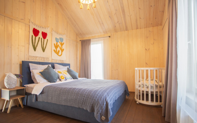 Barnhauz U Ozera Private house