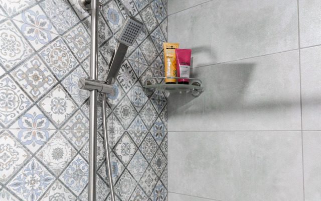 Апартаменты-студия Цветы 30 кв.м. с двуспальным диваном и панорамными окнами, 4 этаж