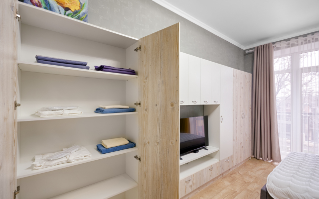 Novyie V Tsentre Goroda Apartments