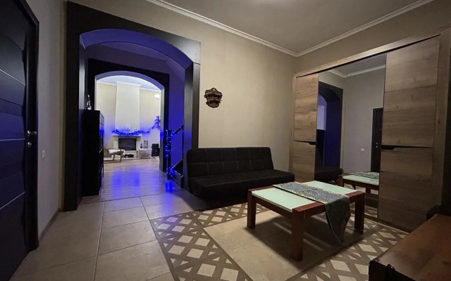 Semeyny S Kaminom Guest house