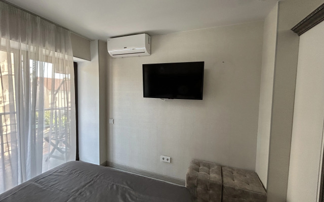U Morya, Kruiz Lenina 219/5 Apartments