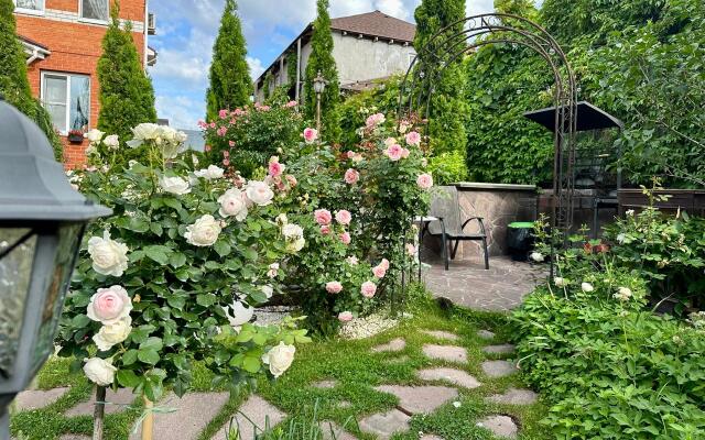 Verhnie Pechory Guest House