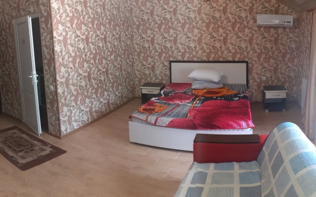 Kristall Guest House