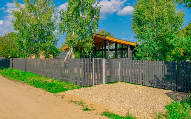 Friends & Family Guest House