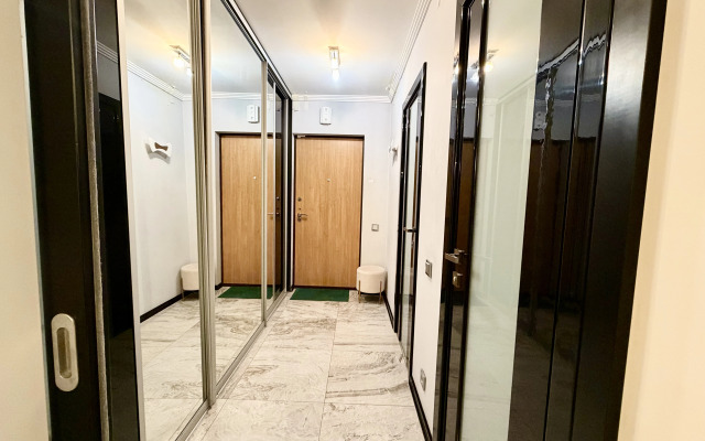 Квартира Лайф Апарт Стильная Евро 2-ка Новорогожская 28