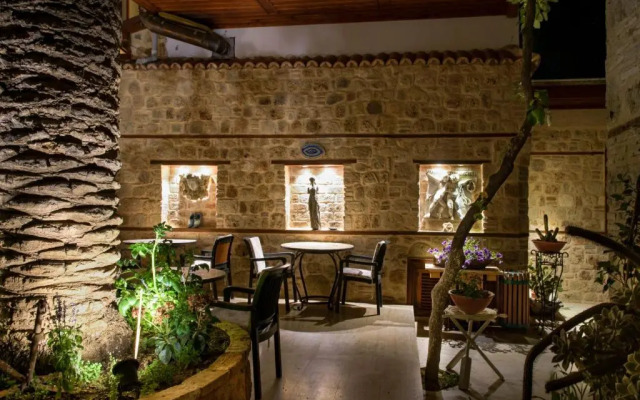 Отель White Garden