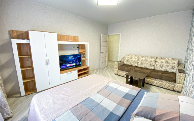 Kvartira s Panoramnym Balkonom v Novom Mikrorajone nedaleko ot Vyezda iz Goroda