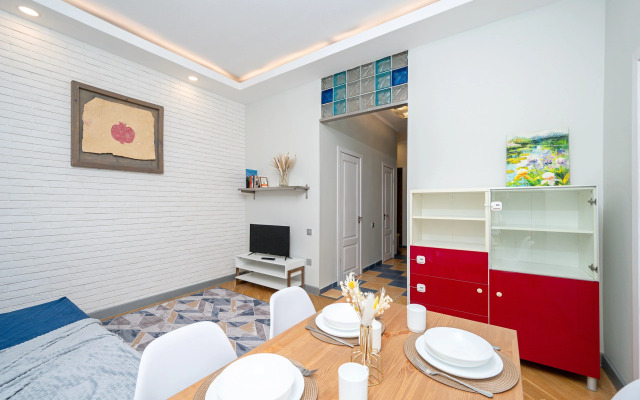 Апартаменты на Моисеенко 4