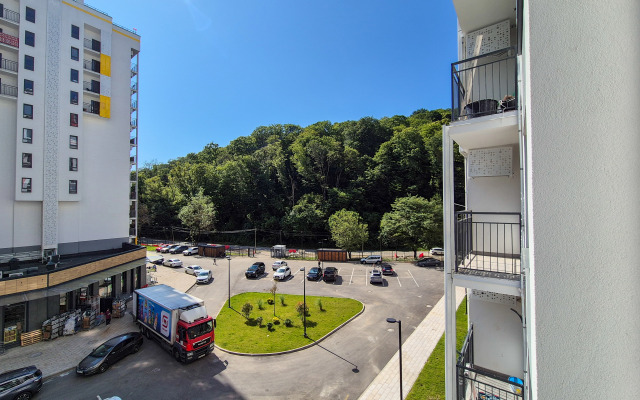 Prostornaya Studiya S Balkonom Flat