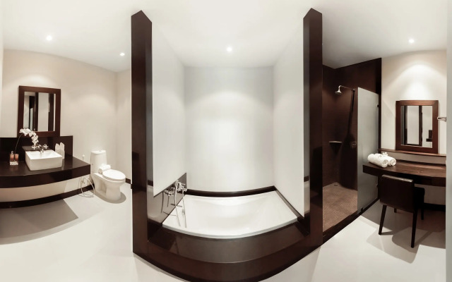 Miriama 2 Bedroom Near Naiharn Beach Villa
