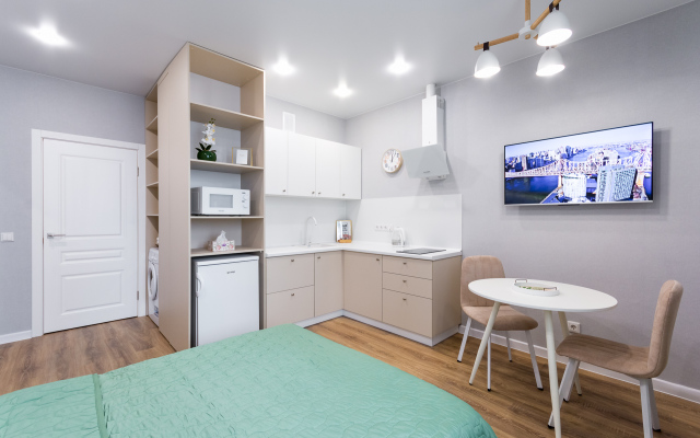Sovremennaya studiya dlya dvoikh vozle  Ekspo-grad Flat