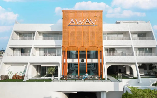 Away Bangkok Riverside Kene