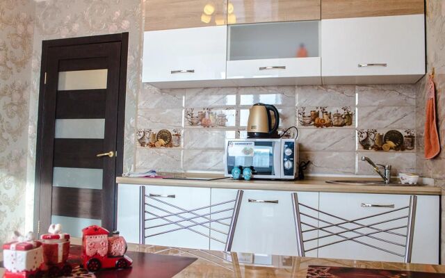 v TSentre Goroda v Novom Elitnom Dome Apartments