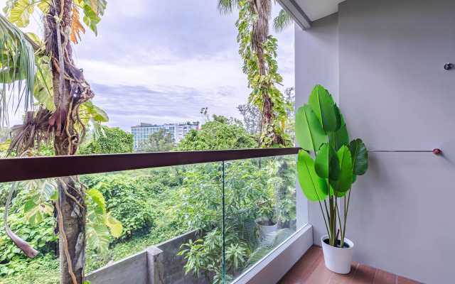 Апартаменты Majestic 2BR Residence with garden view in Regent