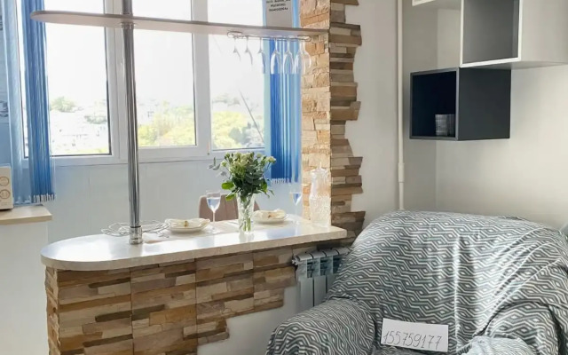 Uyutnaya Kvartira Golubye Dali Flat