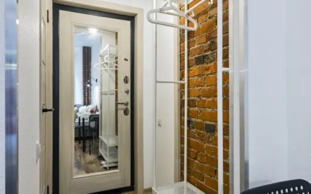 1 Revolyutsionnyij prospekt 25/12 Flat