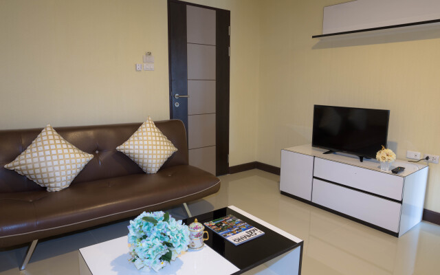 Отель Life Grand Chiang Mai