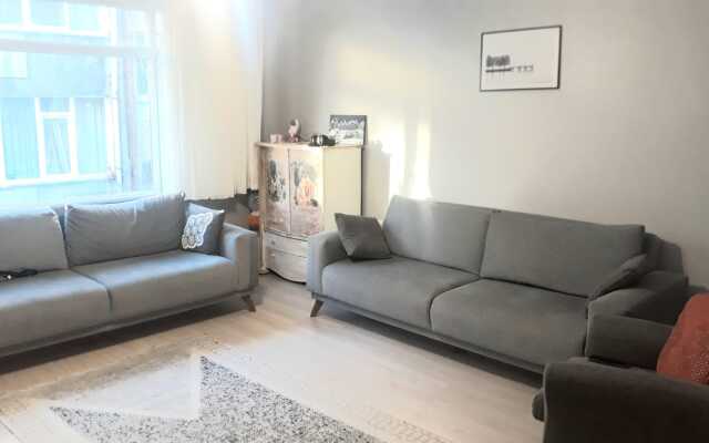 Sweet & Comfortable 2+1 at Taksim Flat