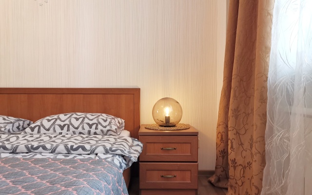 Uyutnye i Prostornye v Sovremennom Raione Apartaments