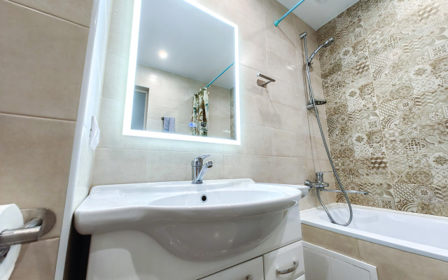 Квартира Однушка у МРНЦ Цыба