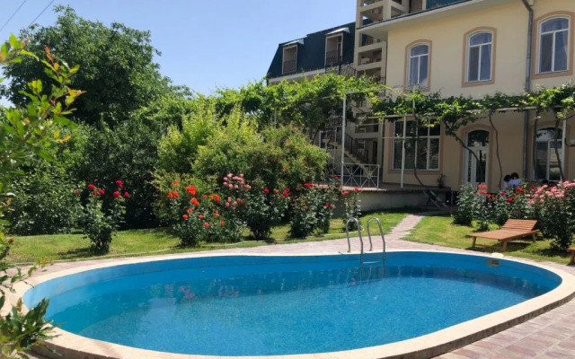 8 ot Hotel Latif Samarkand Apartments