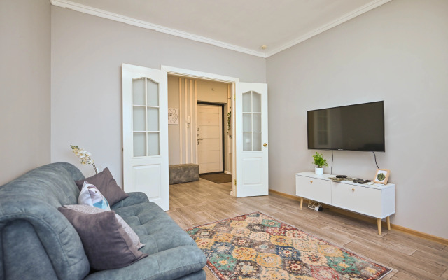 Uyutnaya S Dizaynerskim Remontom I Shikarnym Vidom Flat