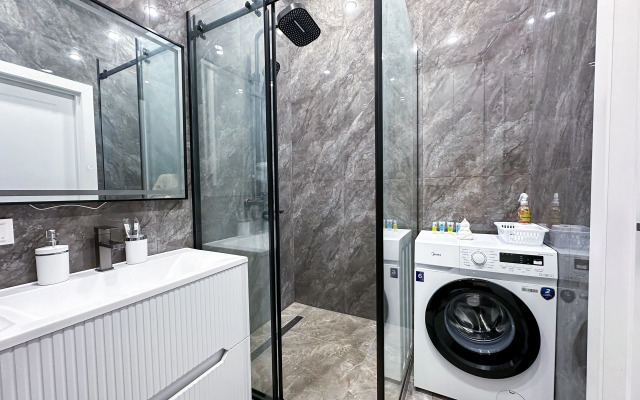 Stilniye 2-Komnatniye V Samom Tsentre Goroda (300) Apartment
