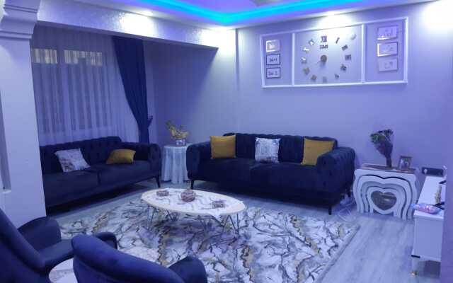Cesme Aile Dostu Havuzlu Villa