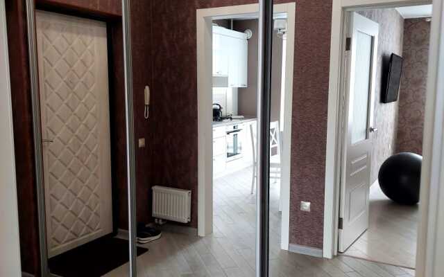 Uyutnaya Kvartira V Khoroshem Rayone Goroda Flat