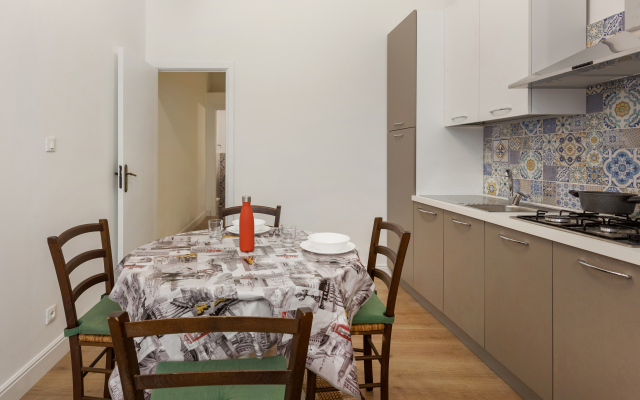 Gloden House Apartments
