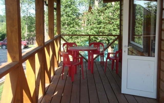 Частный дом у озера