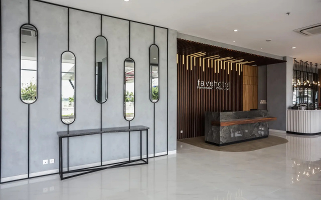 Отель Favehotel Pamanukan