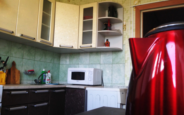 Oranzhevaya Na Mira Kirishi Flat