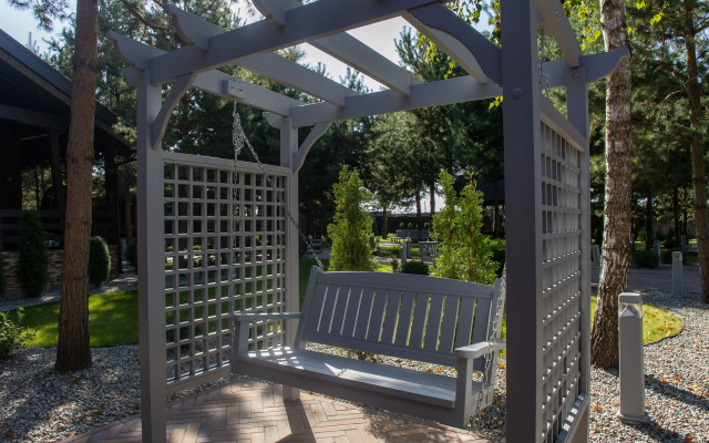 Guest house Park-Otel "petrovskie Parusa"