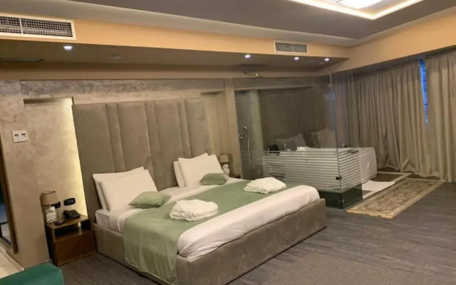 Albanopolis Hotel