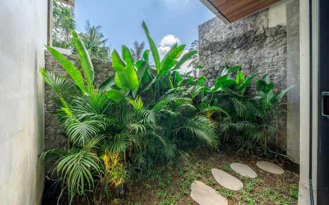 Novaya Stilnaya, Ogromny Basseyn, Ubud, X10 Villa