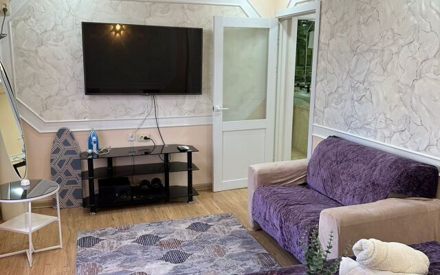 Na Prospekte Tauke Khana 33/3 Apart Hotel