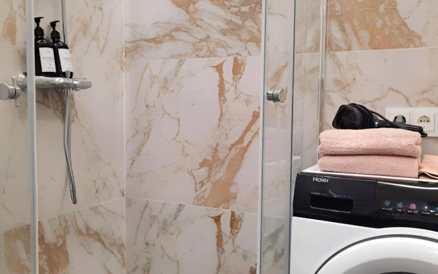 Sutki Rent  Na Novocherkasskom Prospekte Apartments