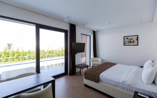 Sea Breeze White Villas Apartments Aparthotel